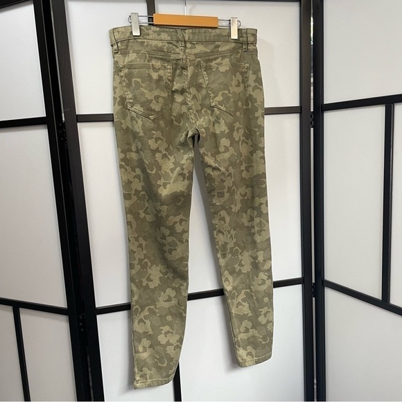 𝅺[29] Joe Fresh Green & Brown Camo Print Ultraslim Denim Jean Women’s - Picture 2 of 9